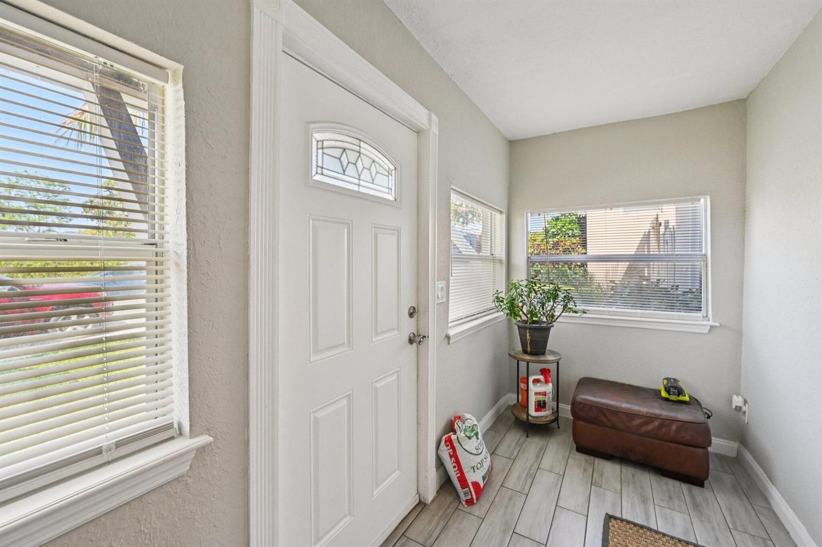 1-web-or-mls-McIntosh St-S2903-007