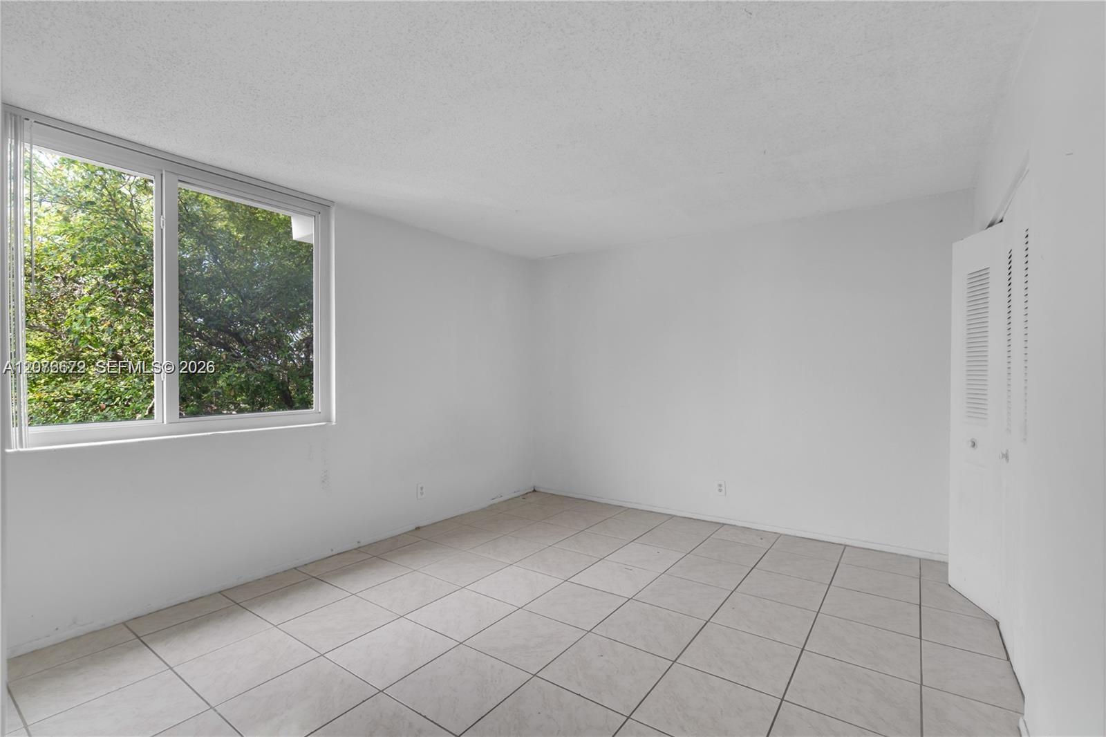 9001 SW 77th Ave # C402 — Photo 3