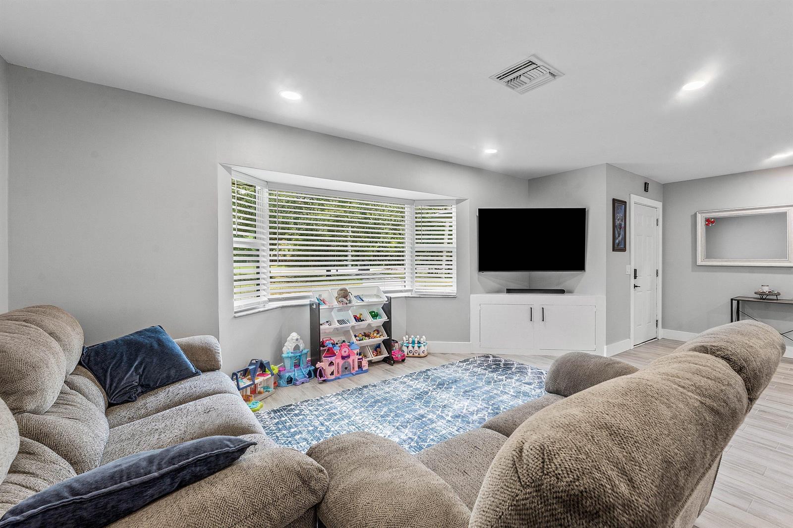 006-4619CoconutBoulevard-WestPalmBeach-F