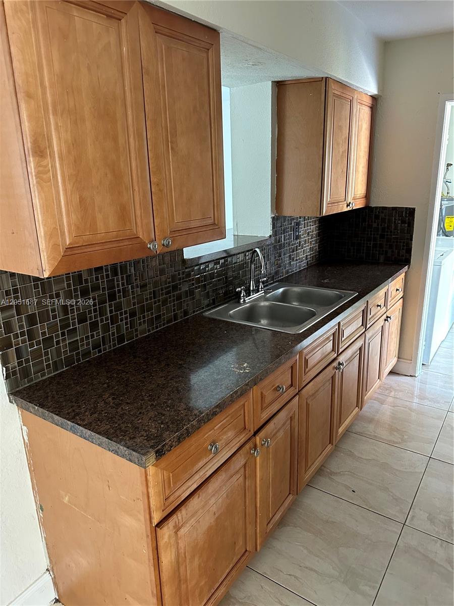 651 SW 30th Ave # 651 — Photo 3