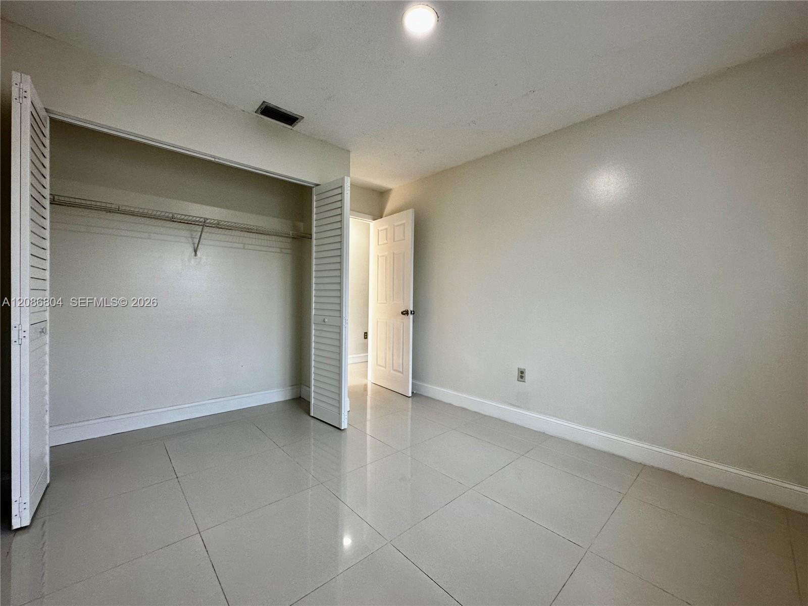 18155 SW 105th Ave — Photo 5