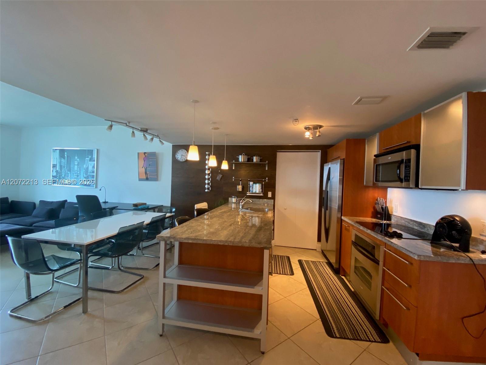 185 SW 7th St # 1607, Miami FL 33130