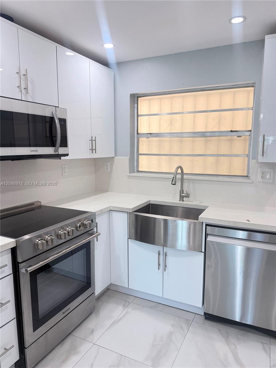 453 SW 2nd St # 306C, Miami FL 33130