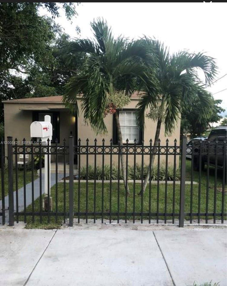1342 NW 42nd St, Miami FL 33142