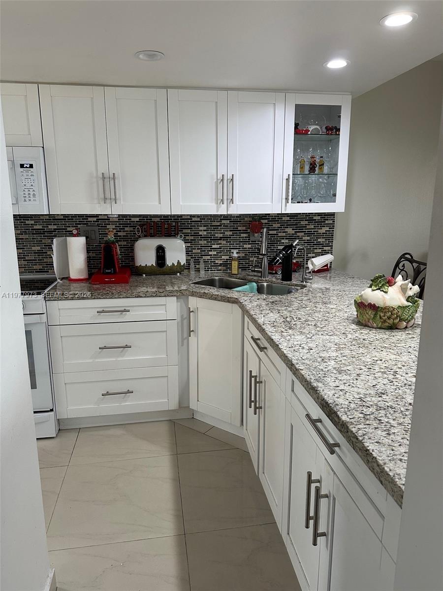 2385 W 69th St # A, Hialeah FL 33016