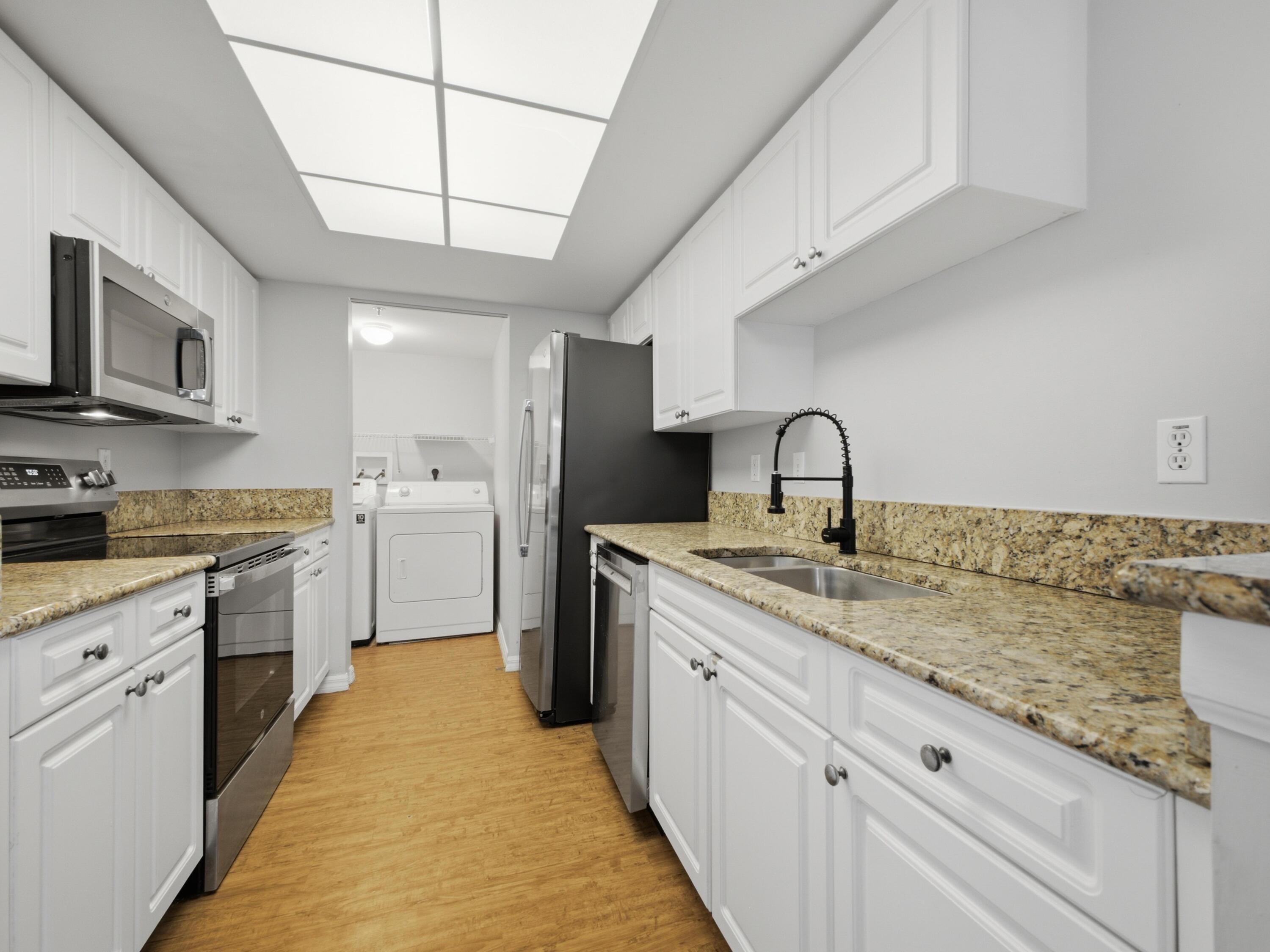 900 Crestwood Court S # 920 — Photo 4