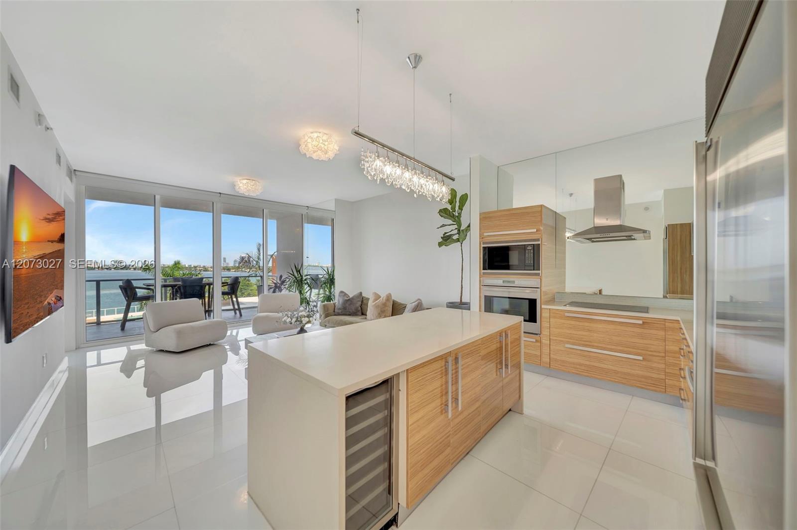 2020 N Bayshore Dr # 708 — Photo 4