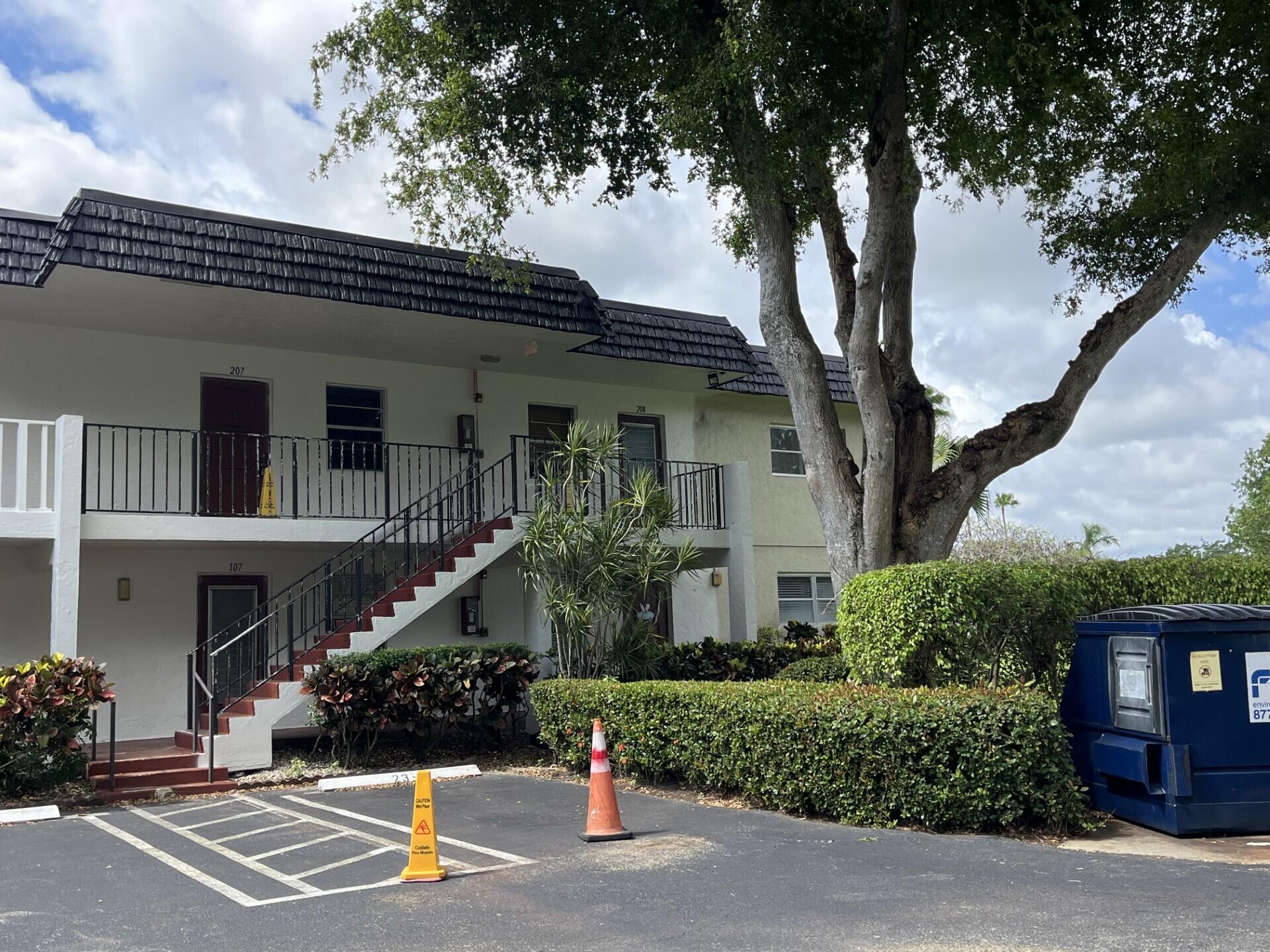 23 Abbey Lane # 208, Delray Beach FL 33446