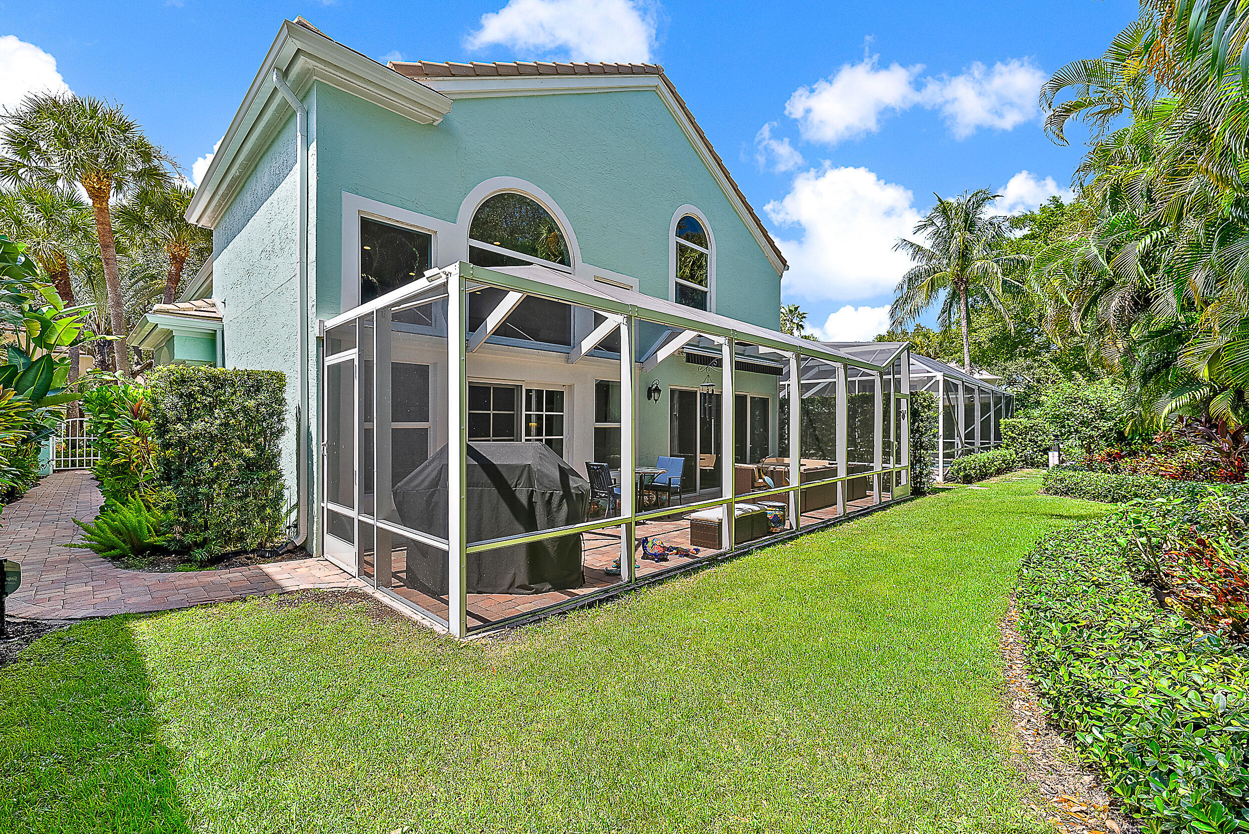 7 Grand Bay Circle — Photo 2