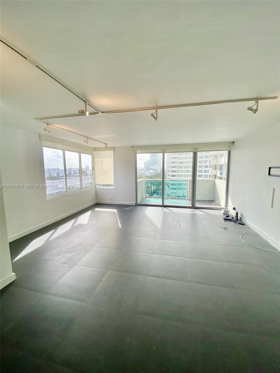1200 West Ave # 815 — Photo 2