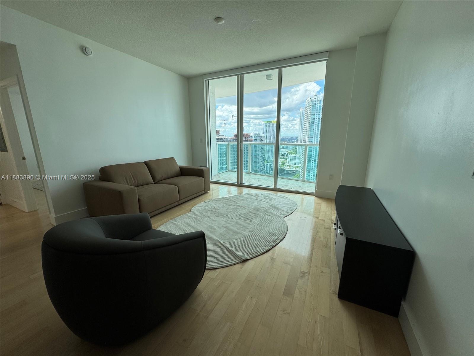 31 SE 5th St # 3817, Miami FL 33131