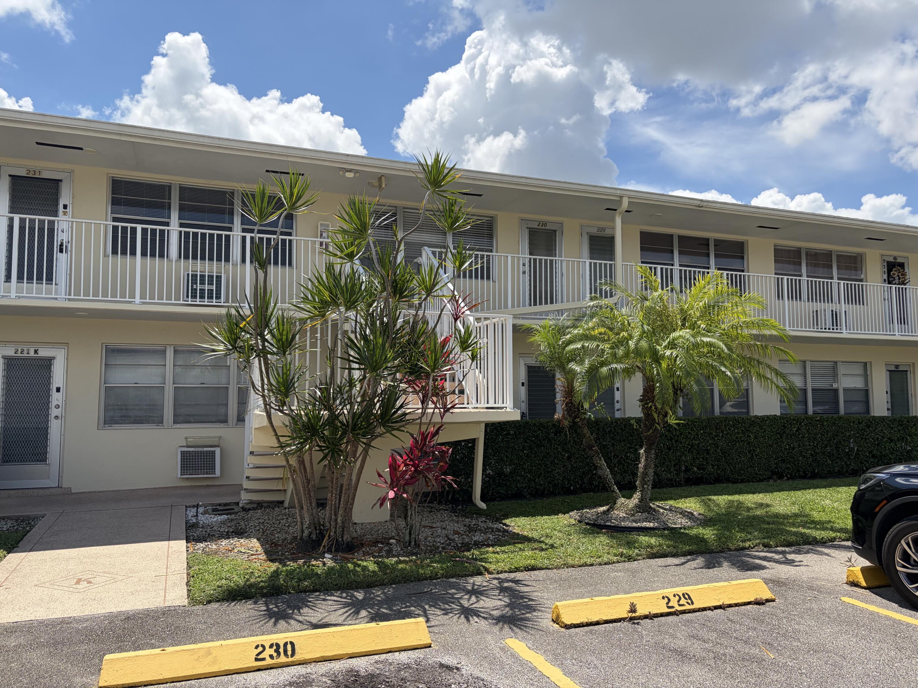 220 Berkshire K # 220, West Palm Beach FL 33417