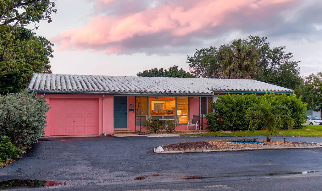 2355 NE 4TH Street, Pompano Beach FL 33062