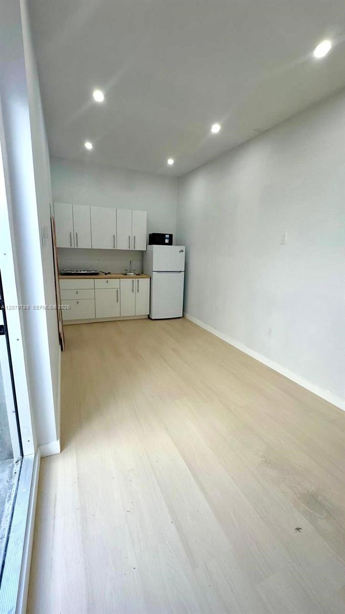 Kitchen & Living room