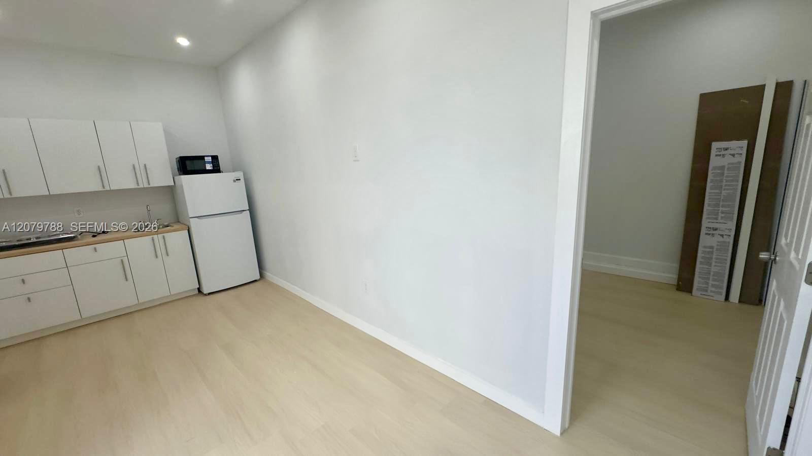 Kitchen & Living room