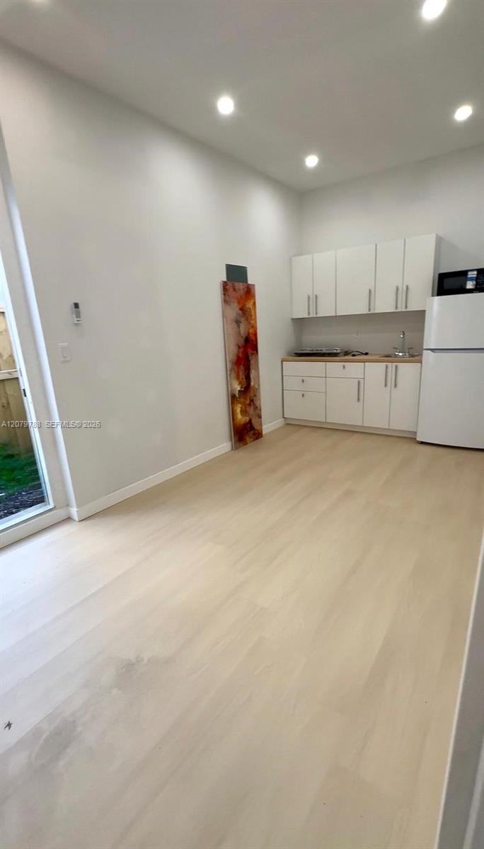 Kitchen & Living room