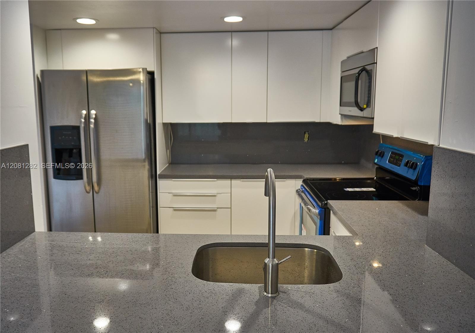 10042 SW 77th Ct — Photo 4