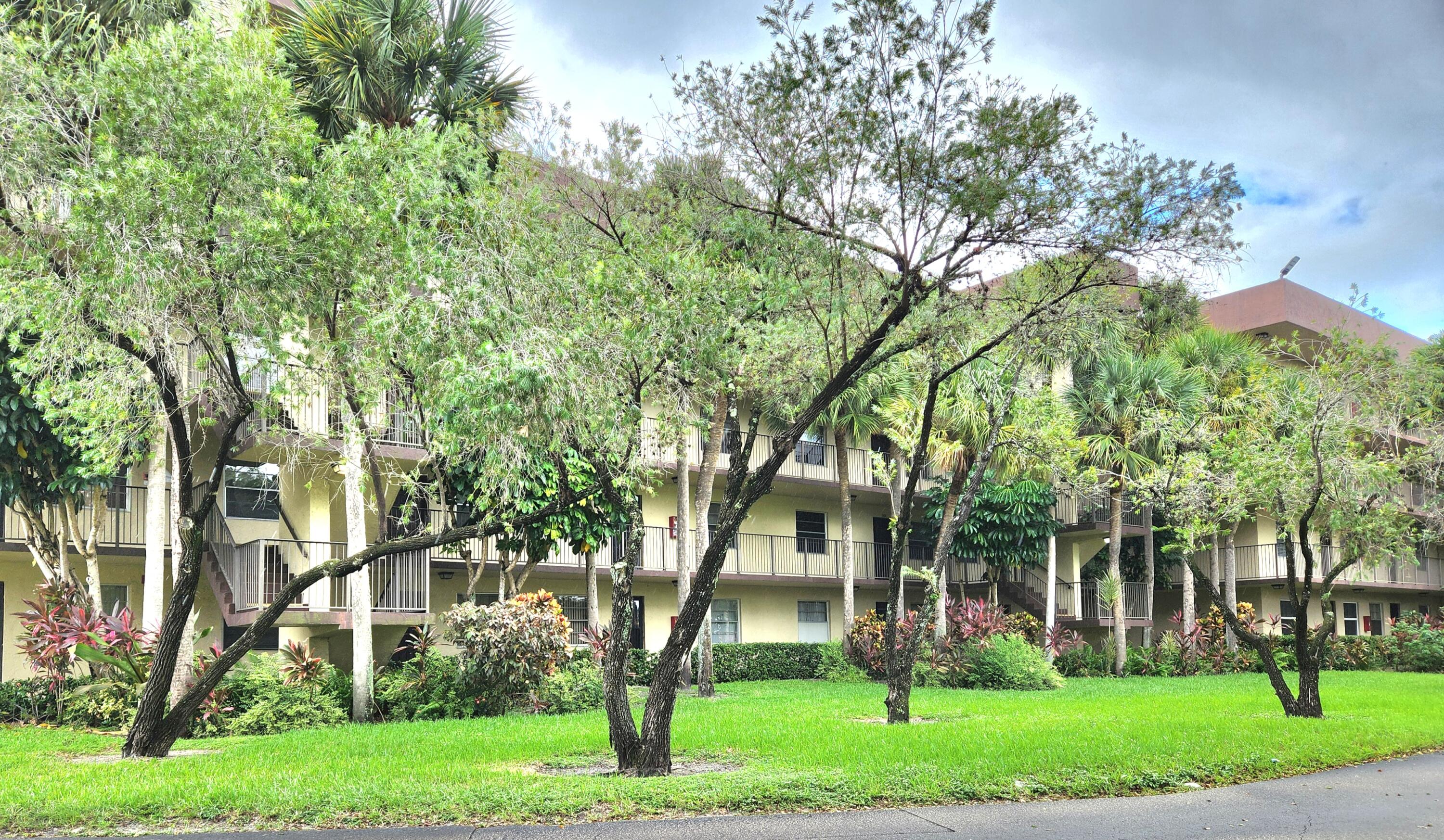 3301 NW 47th Terrace # 403, Lauderdale Lakes FL 33319