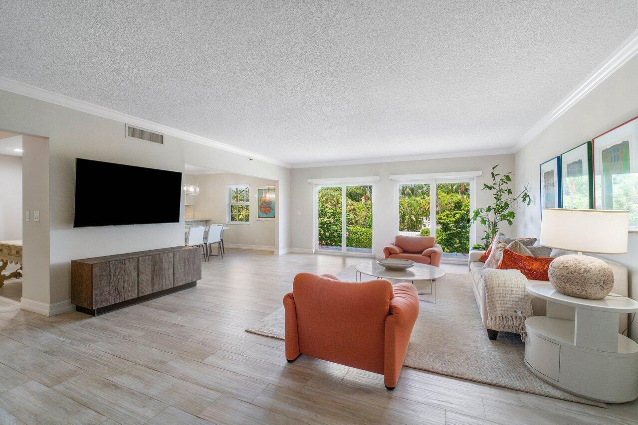 950 De Soto Road # 2b — Photo 4