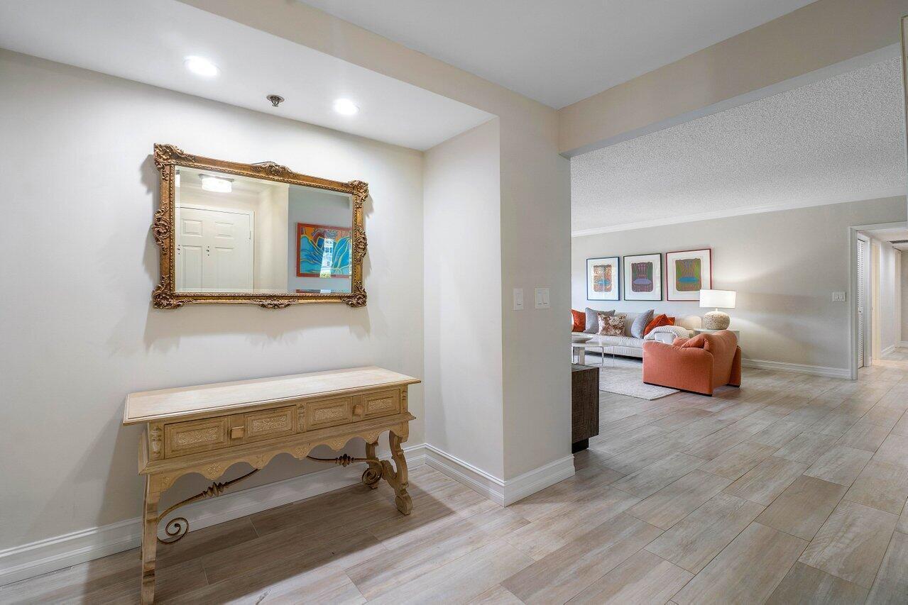 950 De Soto Road # 2b — Photo 3