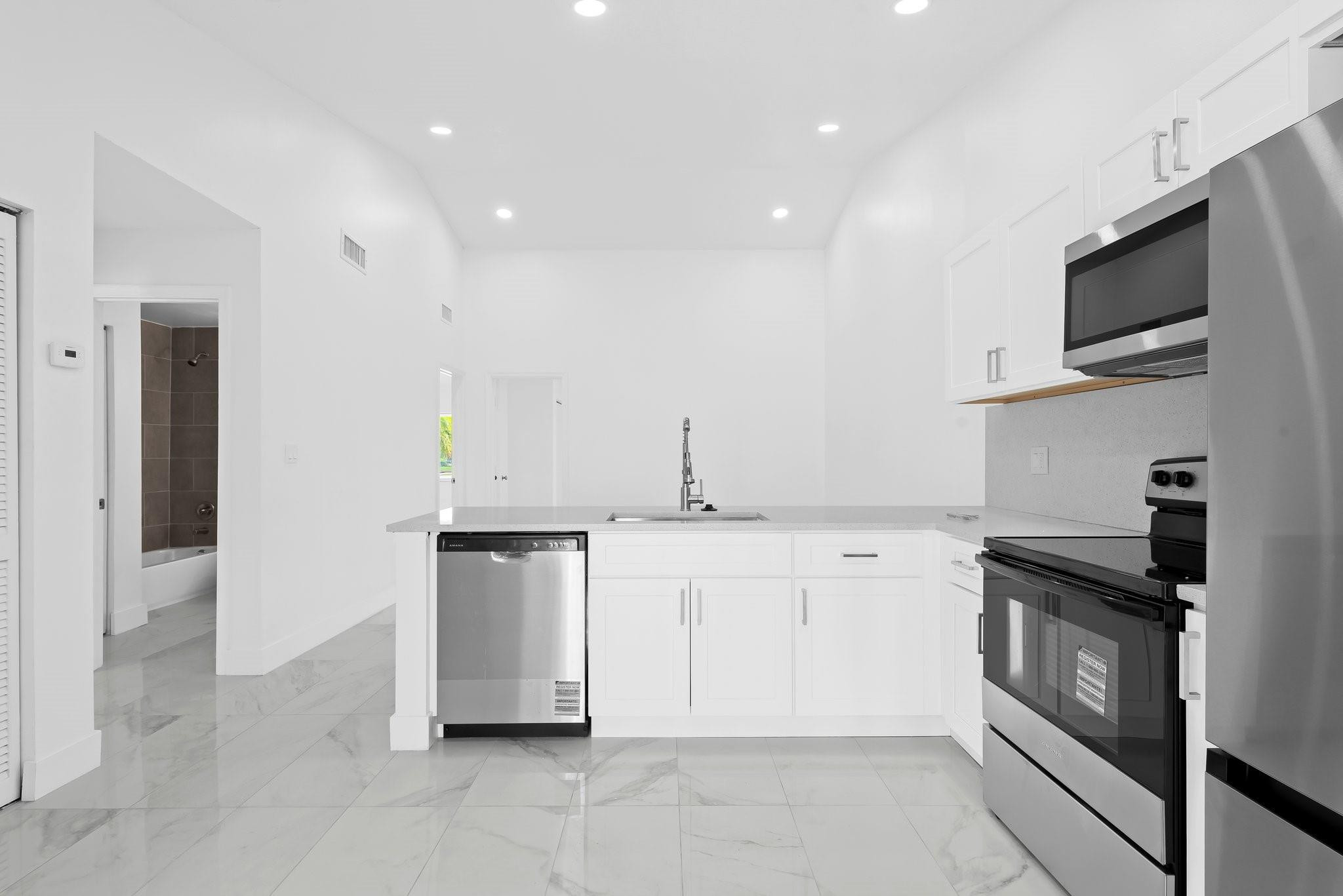 8580 NW 32nd Street — Photo 5
