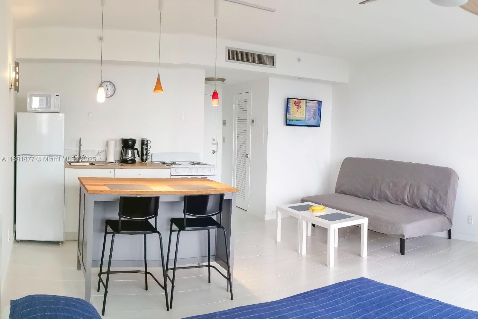 1720 Harrison St # 10F — Photo 2