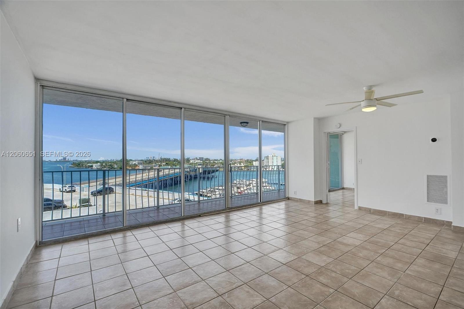7601 E Treasure Dr # 717 — Photo 3