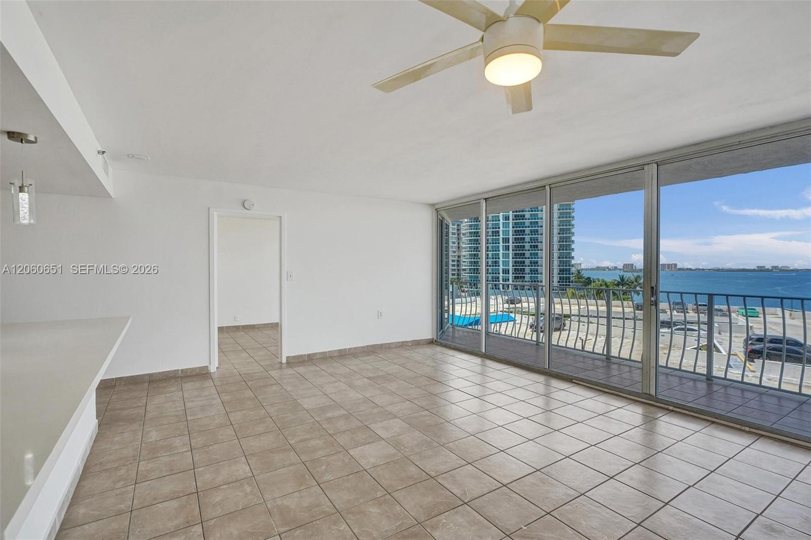 7601 E Treasure Dr # 717 — Photo 5