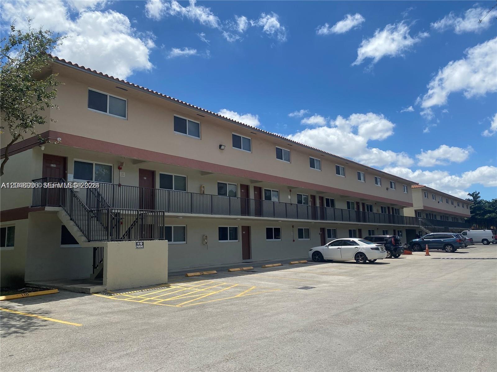 1650 W 44th Pl # 119, Hialeah FL 33012