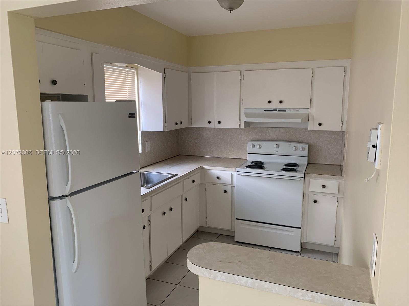 2220 Pierce St # 10 — Photo 5
