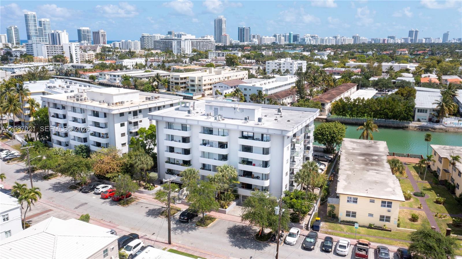 130 S Shore Dr # 2F — Photo 3