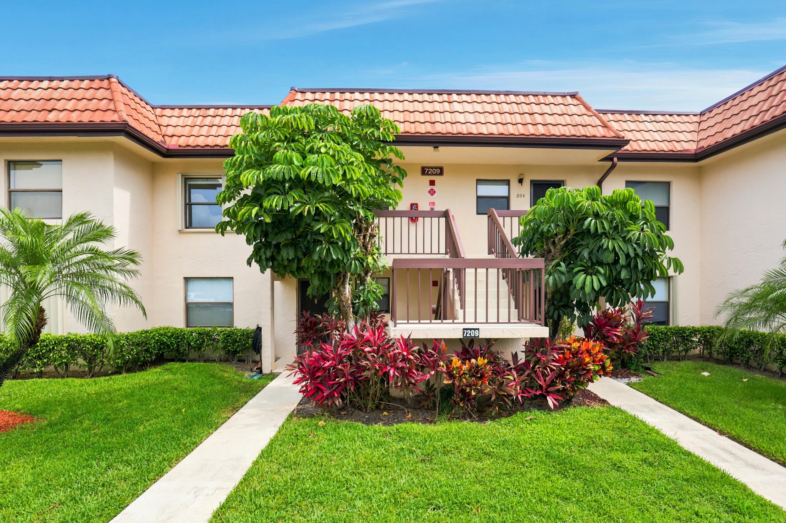 7209 Golf Colony Court # 203, Lake Worth FL 33467