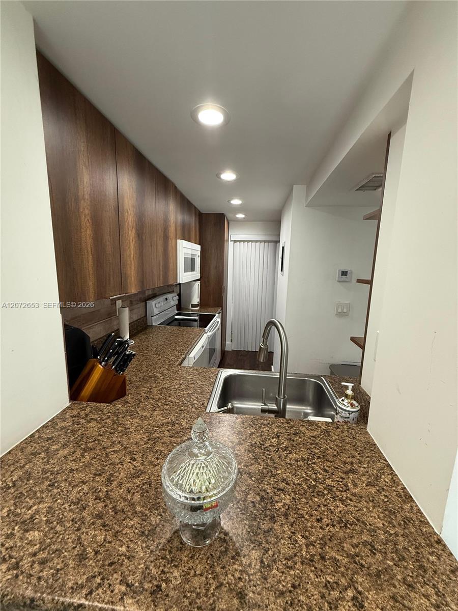 9220 Fontainebleau Blvd # 508 — Photo 4