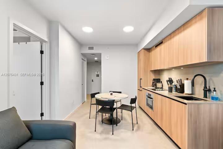 121 NE 5th St # 1711 — Photo 3