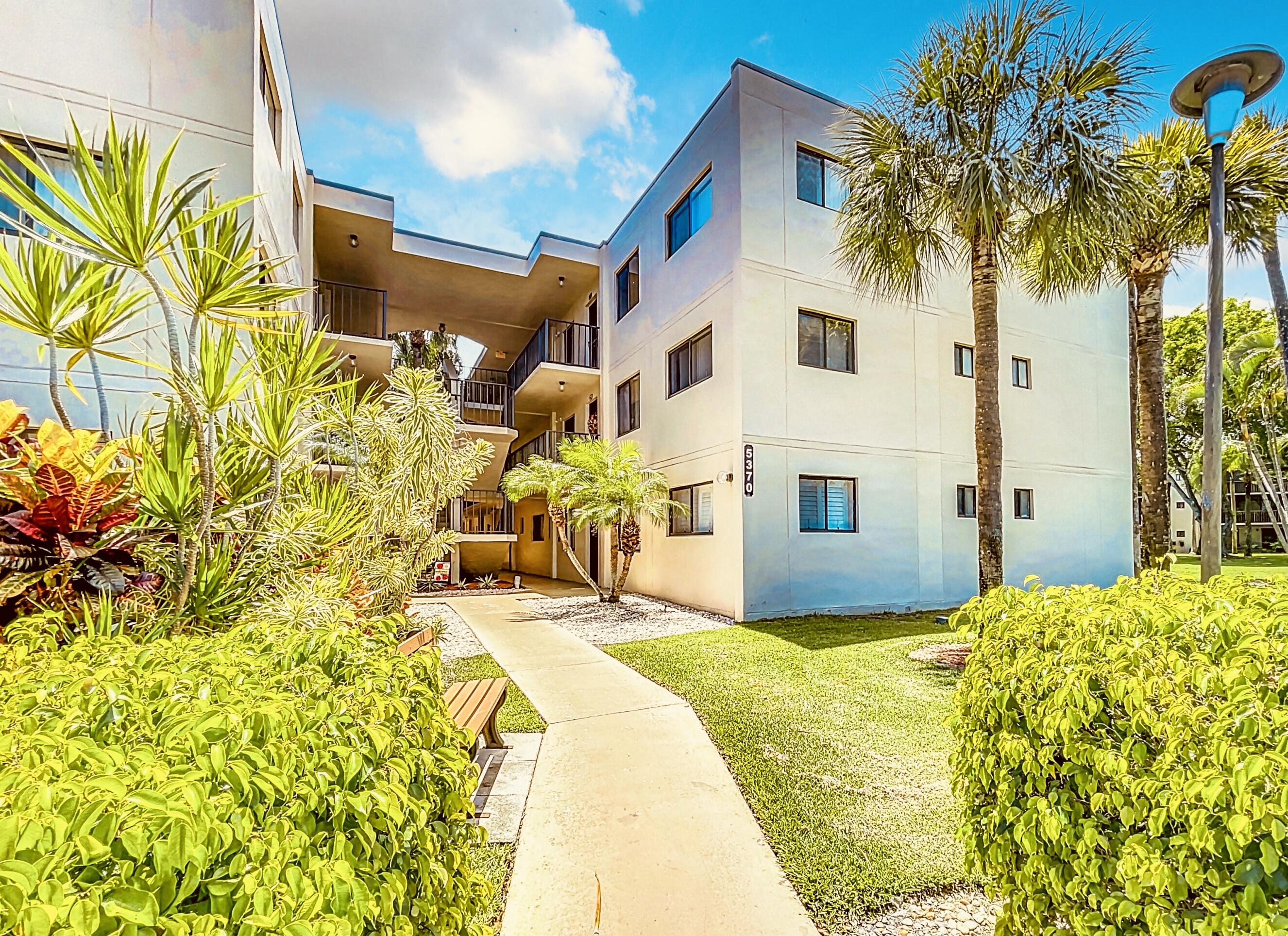5370 Las Verdes Circle # 219, Delray Beach FL 33484