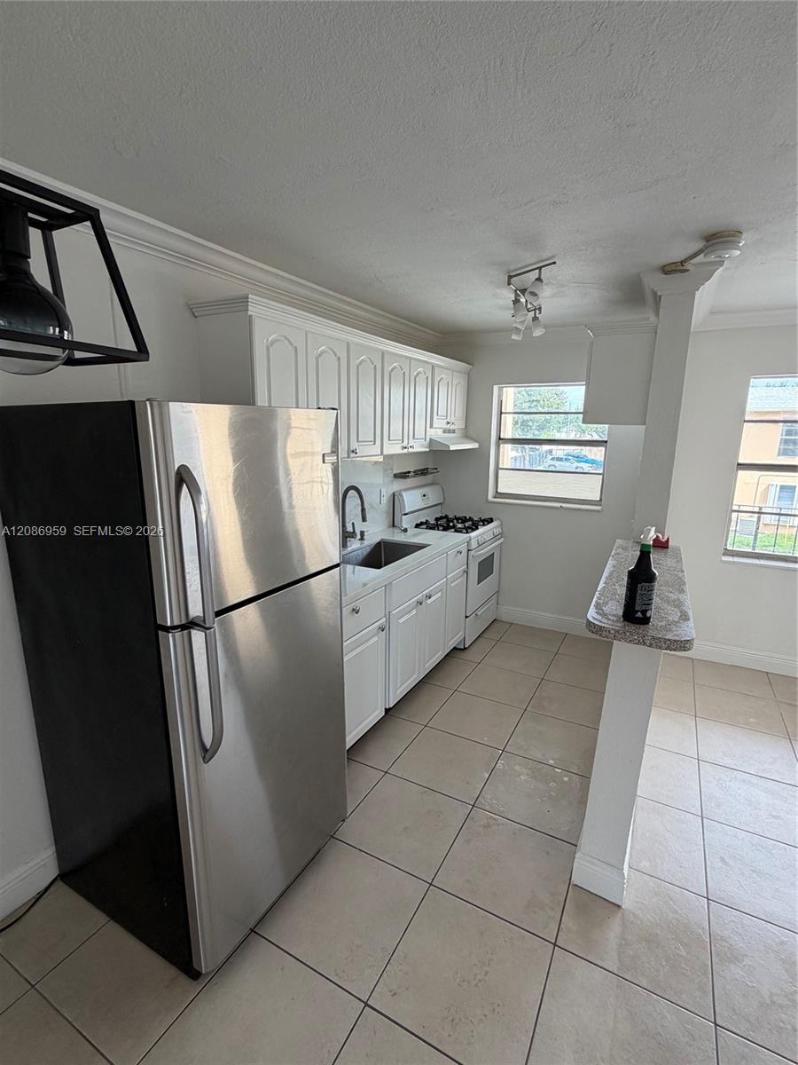 3855 SW 79th Ave # 19 — Photo 2