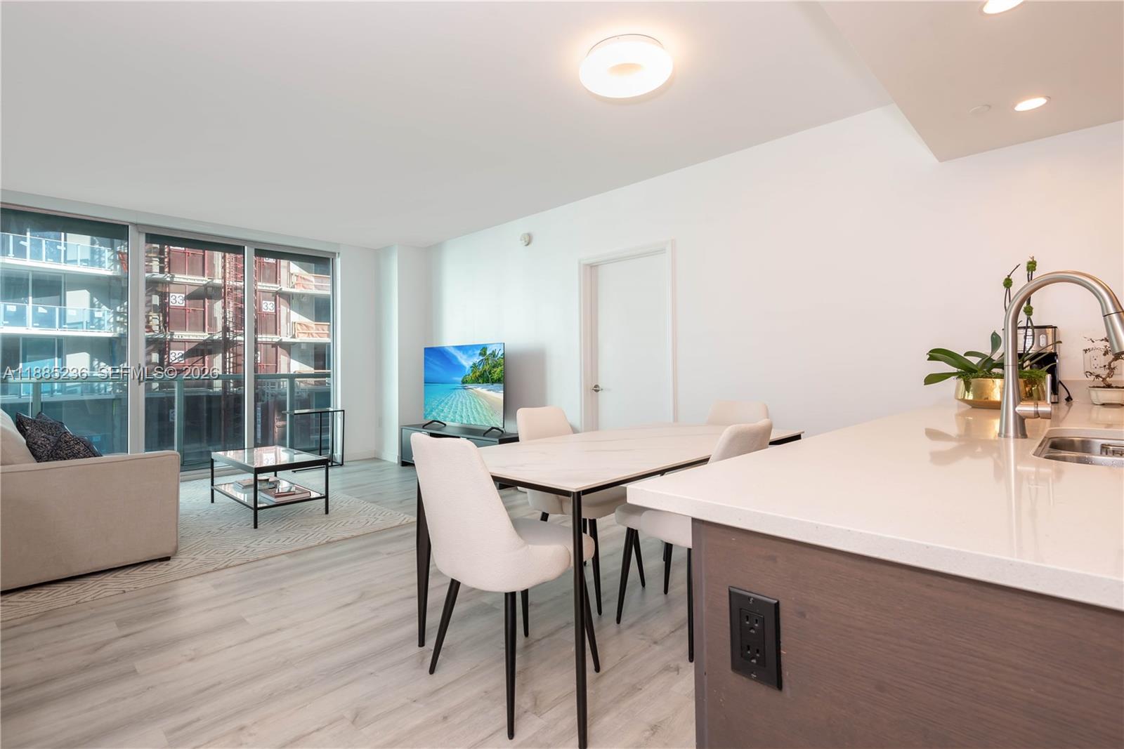 55 SE 6th St # 3403 — Photo 4
