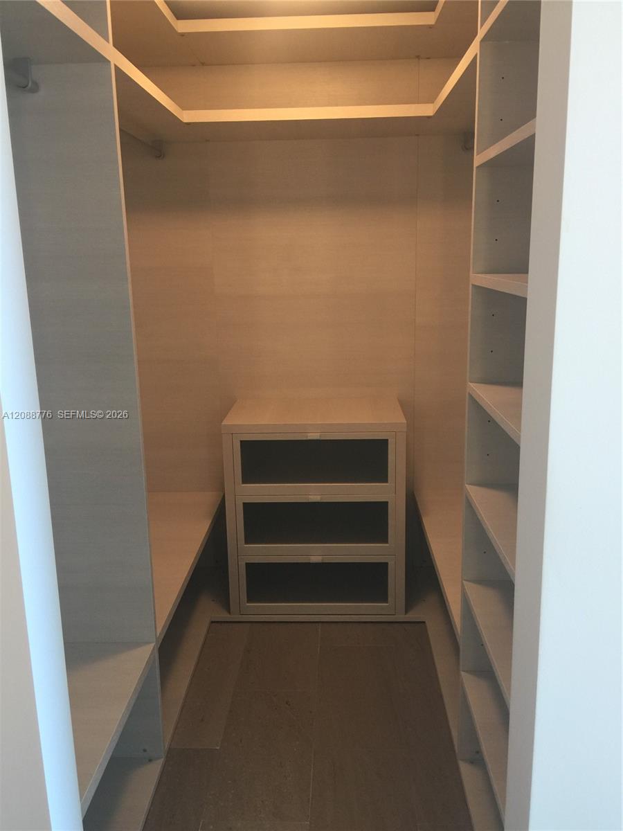 68 SE 6th St # 3405 — Photo 2