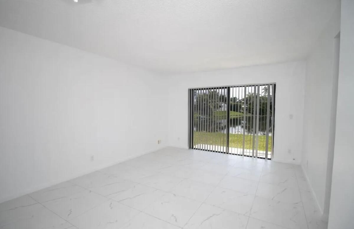11432 NW 45th Street — Photo 4