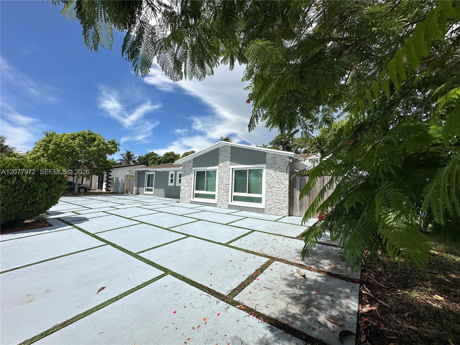 15244 SW 108th Ct — Photo 2