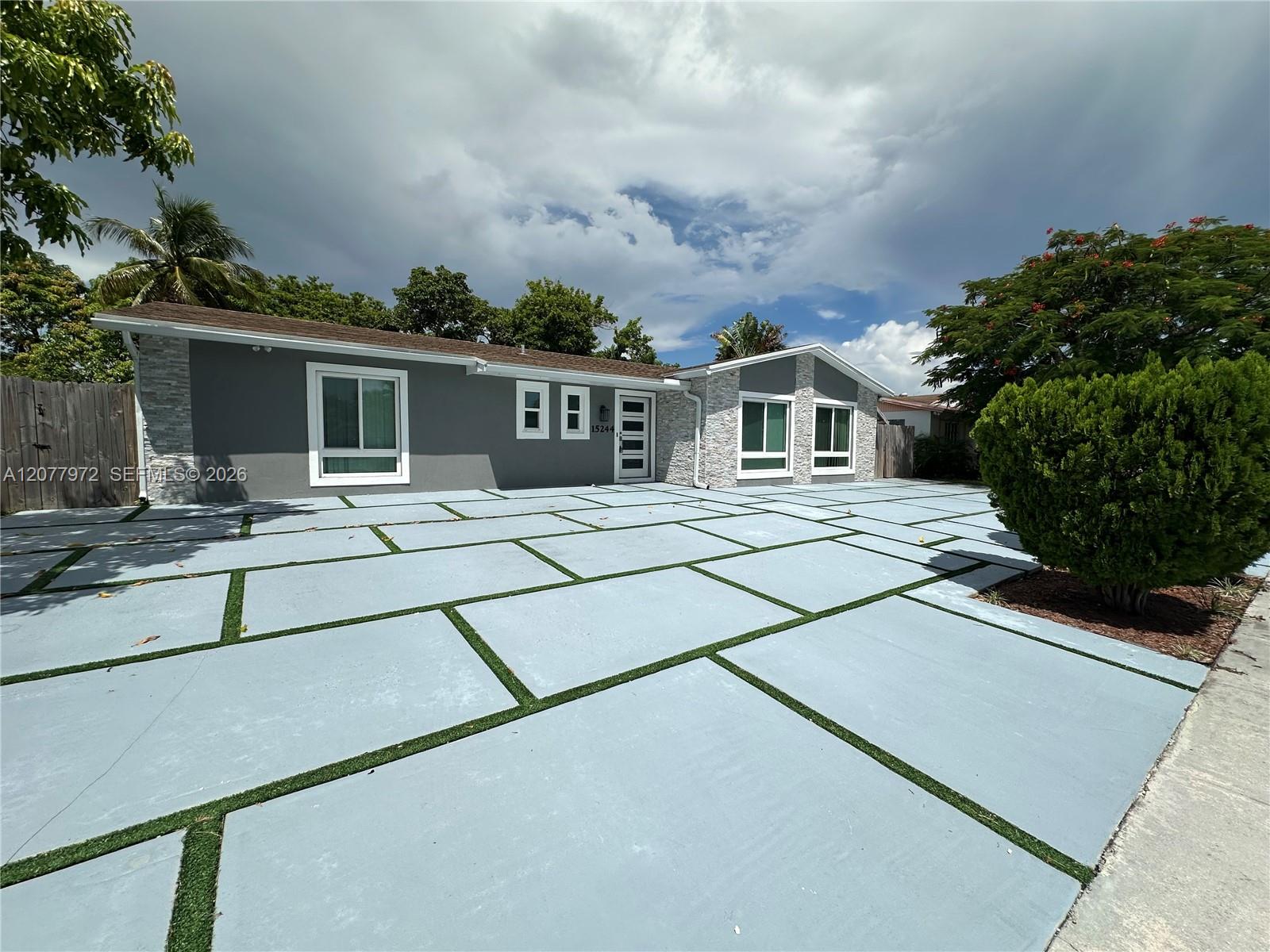 15244 SW 108th Ct — Photo 3