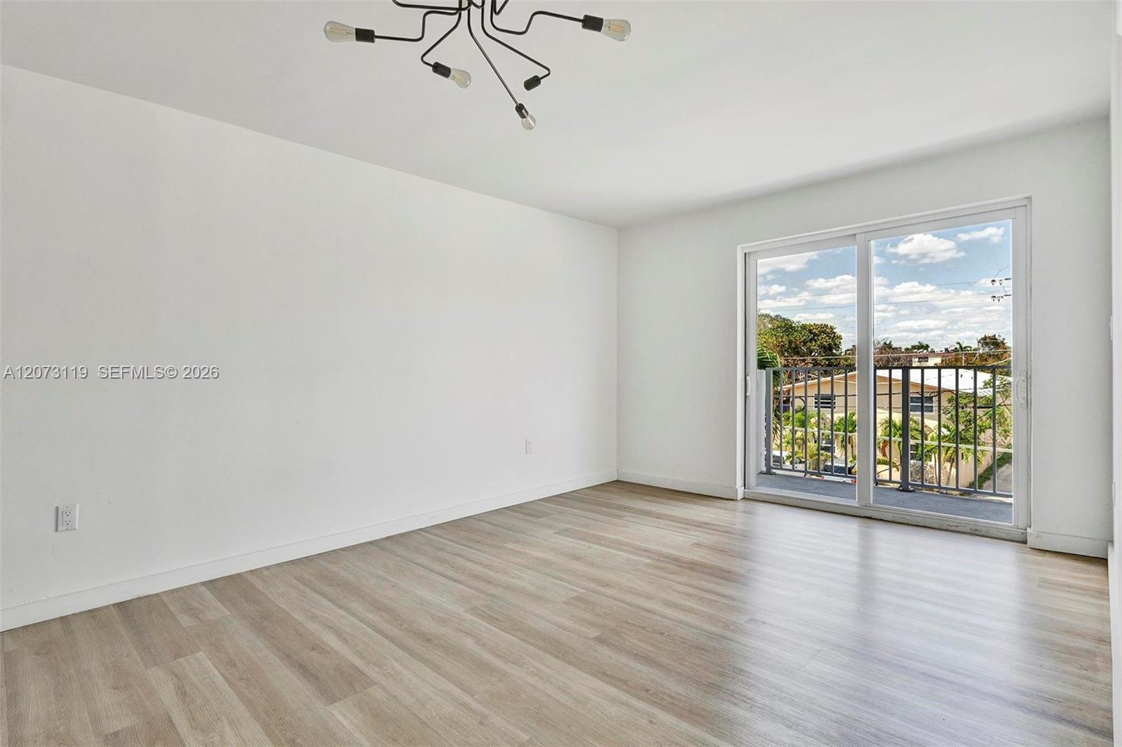 620 SW 10th St # 305 — Photo 5