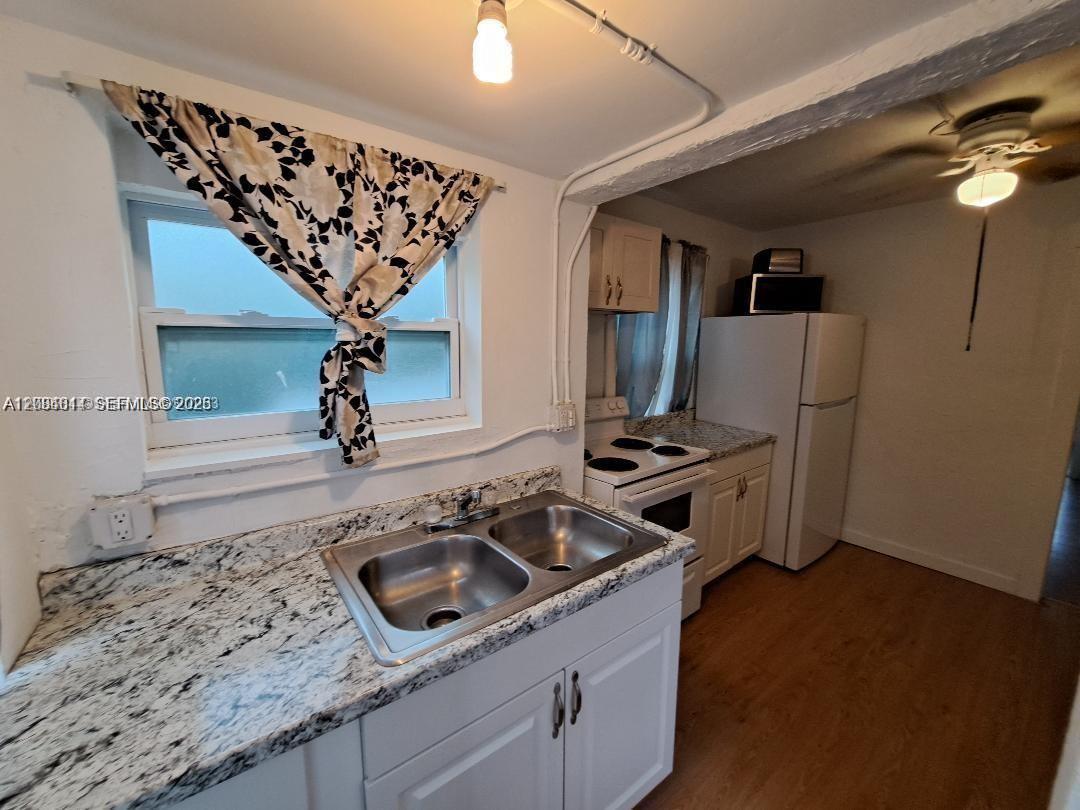 217 Southridge Rd # Lower Unit — Photo 3