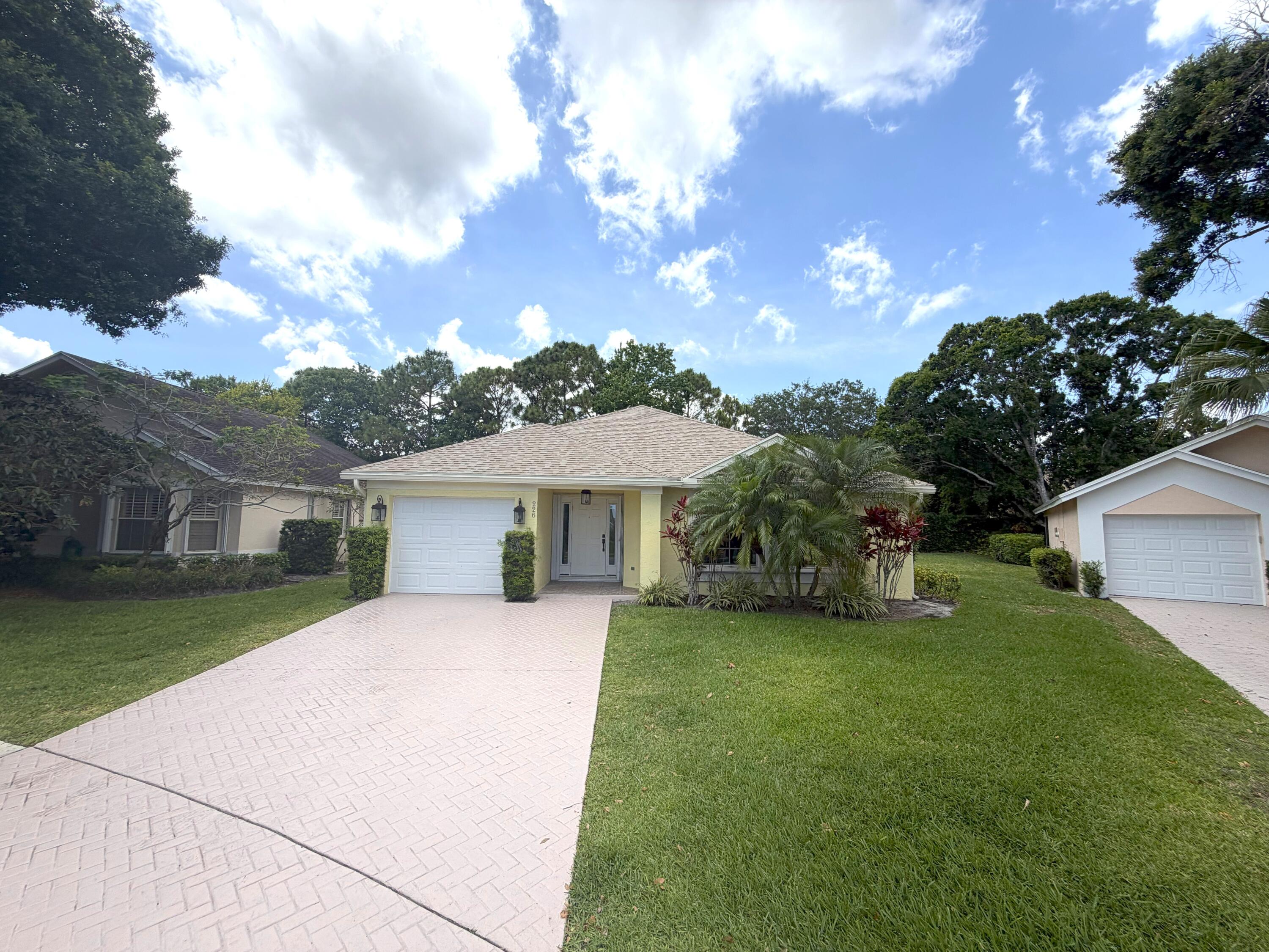226 Moccasin Trail W, Jupiter FL 33458
