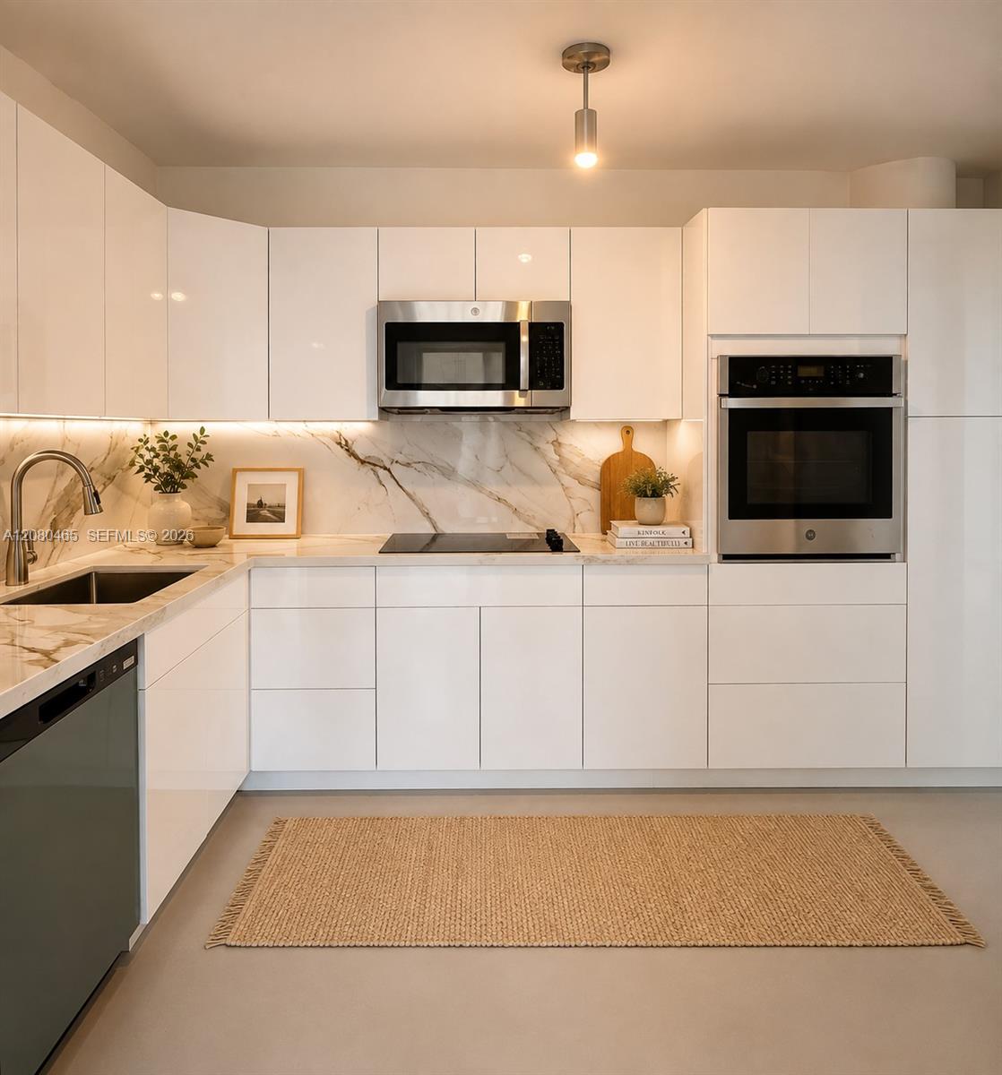 900 Bay Dr # 722 — Photo 2