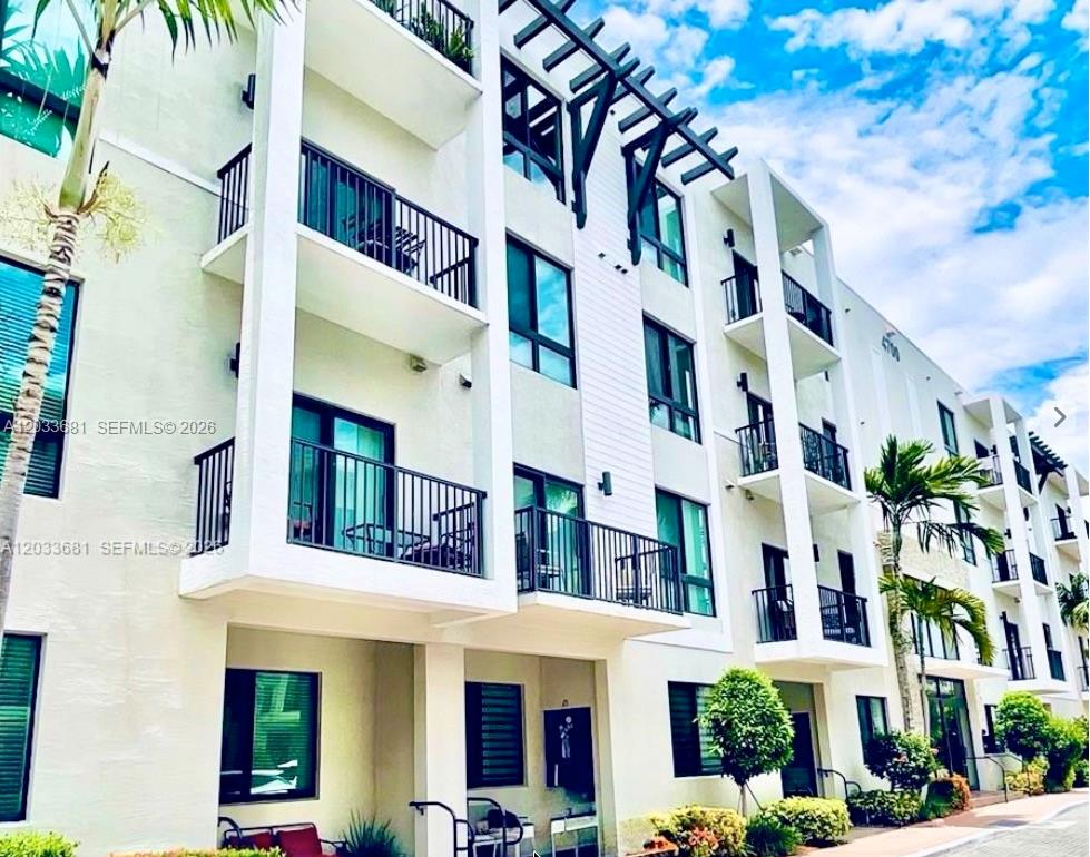 4700 NW 84th Ave # 15, Doral FL 33166