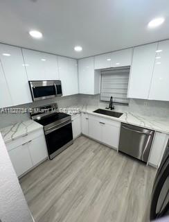 964 N 18th Ct — Photo 3