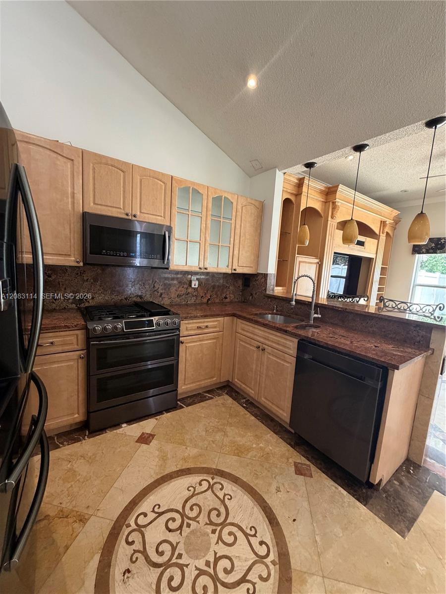 4305 SW 153rd Ave — Photo 3