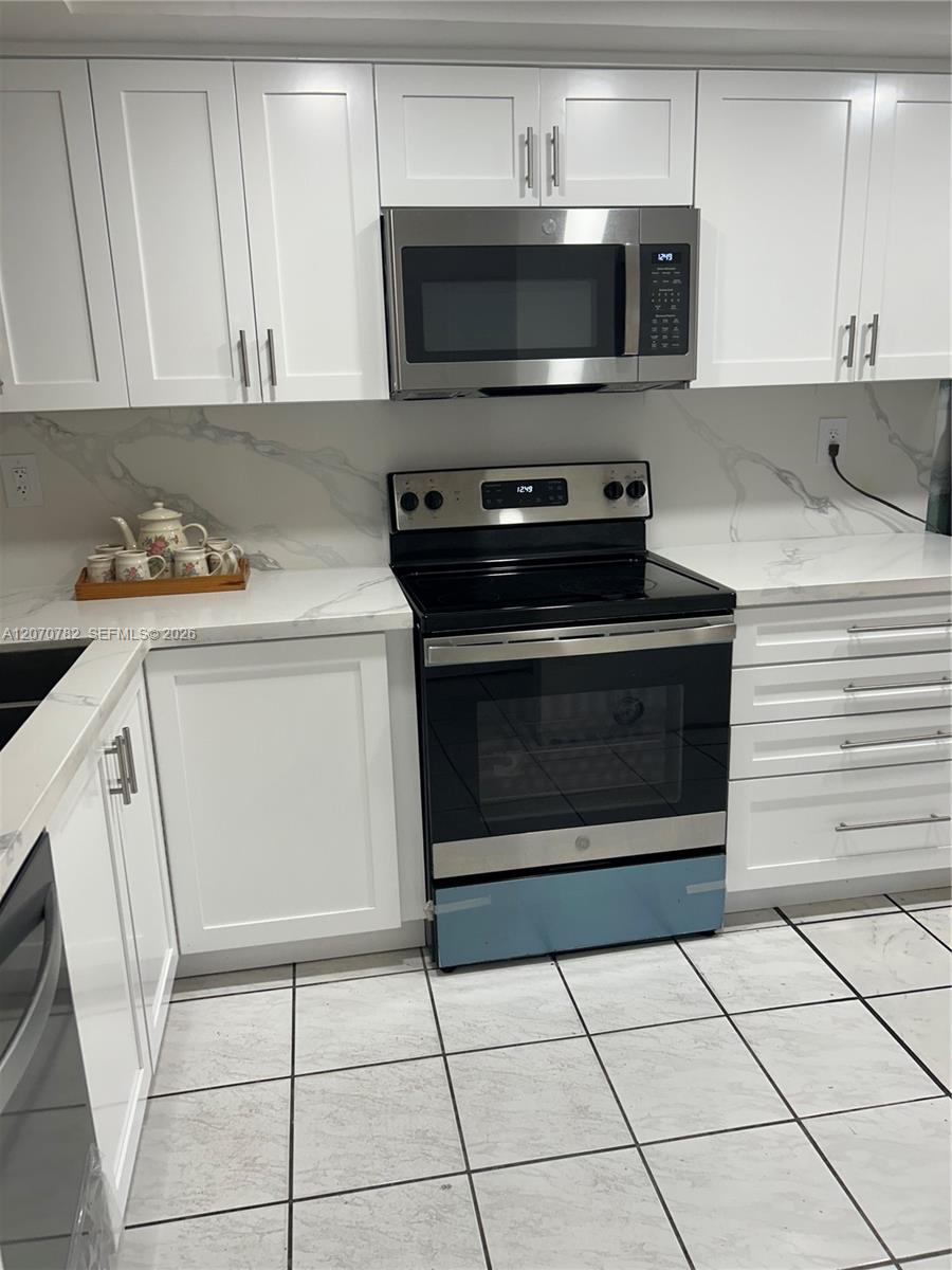 12242 SW 16th Ter # L — Photo 5
