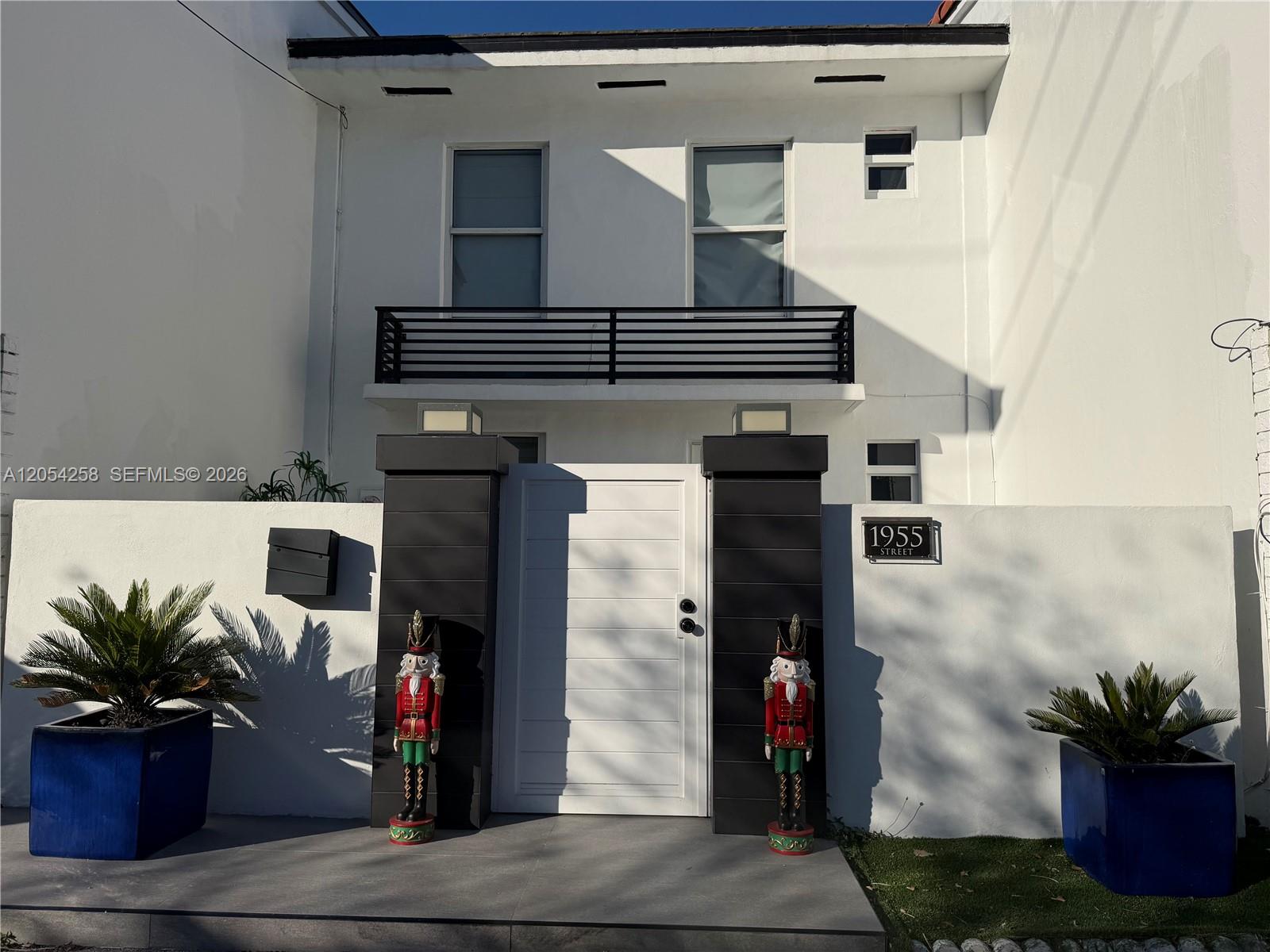 1955 NE 123rd St, North Miami FL 33181